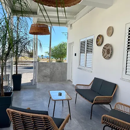 Fatcow Апартаменти Ларнака