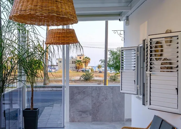 Fatcow * Ларнака